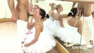 مص زب ثلاث راقصات باليات