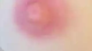 خشب الأبنوس اللعنة دمية، فاندا قابيل حصلت على اثنين من ديكس الصعب الصخور في نفس الوقت، في شقتها