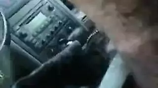 فتاة مراهقة بقناع تستمتع بجماع مهبلي صارم