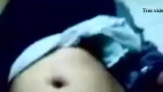 جنس محجبة في الشركة تنحني وتُضرب على أرض المكتب