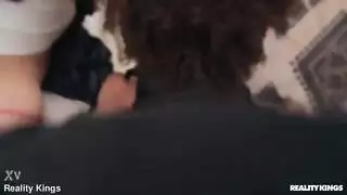 تعاون إباحي: عاهرات البث المباشر يتم تلبيدهن من قبل الملوك