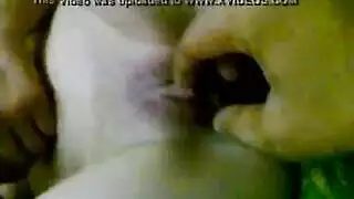 المدرسة العربية الساخنة وتلميذها في مشهد شرجي قاسٍ