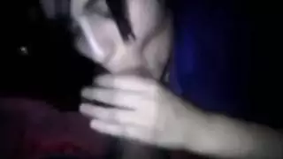 جنس فموي فوضوي: مص قضيب صلب مزلّق