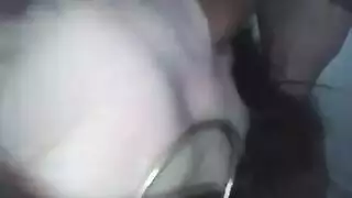 نكاح جماعي لمتحولين: ميلف نحيلة تأخذ ستة أقراص صلبة