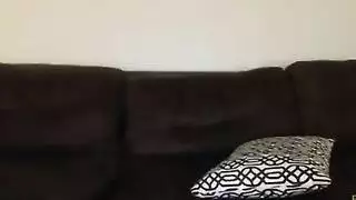 فيلم إباحي عنيف: مضاجعة على الأريكة في حفلة بخار جامحة