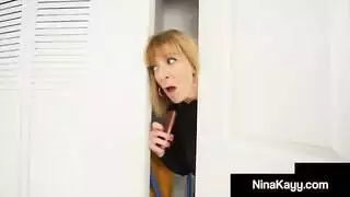 مترجم الام تعاتب الابن