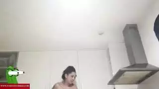 الام الناجه تغتصب ابنها علي الكنبه