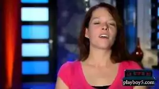 إباحية مقربة: تظهر فروج مبللة لنساء فوق الثلاثين