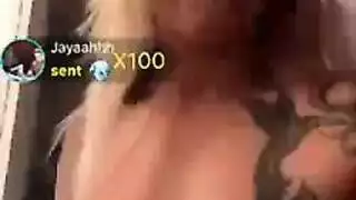 إثارة سحاقية: عرض سراويل داخلية مبللة